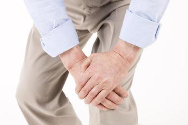 關(guān)節(jié)炎有積液怎么治療 關(guān)節(jié)炎有積液嚴重嗎