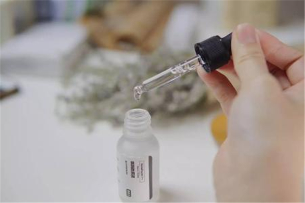 煙酰胺有美白的功效嗎 煙酰胺用了會(huì)長(zhǎng)毛嗎 煙酰胺有美白的功效嗎 煙酰胺用了會(huì)長(zhǎng)毛嗎