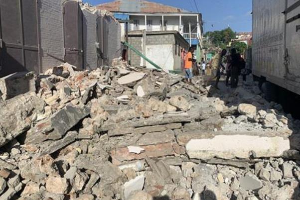 海地7.3級地震已致304人死亡 地震要躲在哪個地方 海地7.3級地震已致304人死亡 地震要躲在哪個地方