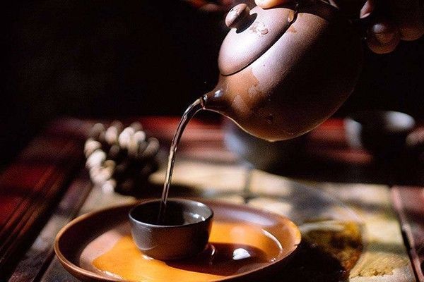 老人長(zhǎng)期喝濃茶致重度貧血 喝濃茶有什么危害 老人長(zhǎng)期喝濃茶致重度貧血 喝濃茶有什么危害