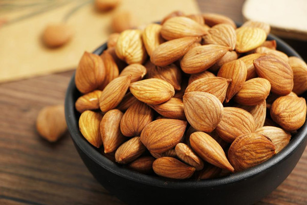 苦杏仁會中毒嗎 苦杏仁會致癌嗎 苦杏仁會中毒嗎 苦杏仁會致癌嗎