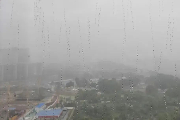 長沙暴雨有門店被淹近半 暴雨可以玩手機嗎 長沙暴雨有門店被淹近半 暴雨可以玩手機嗎