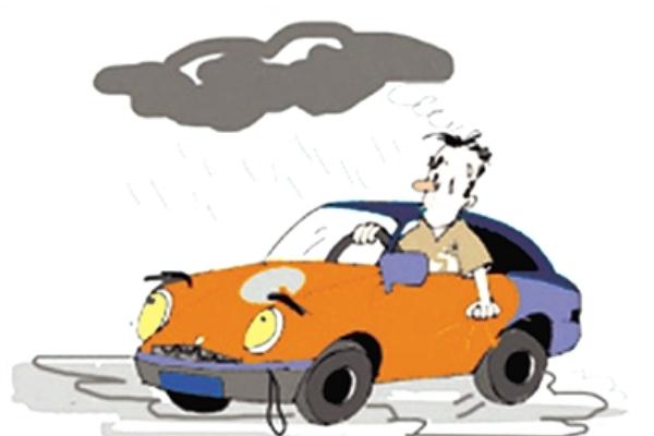 鄭州發(fā)暴雨預警后車停滿高架 暴雨應急自救常識