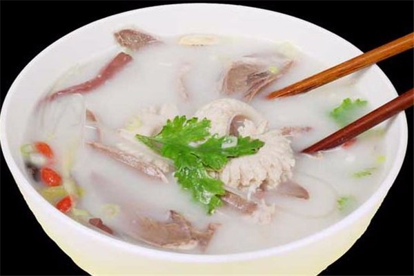 羊肉湯適合什么季節(jié)喝 羊肉湯喝多了會不會上火