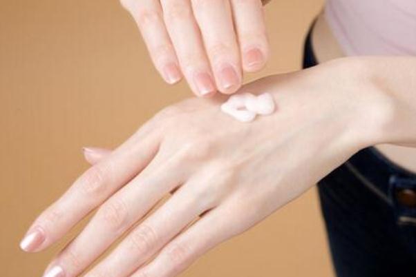 護(hù)手霜要不要每天用 適合冬天用的護(hù)手霜 護(hù)手霜要不要每天用 適合冬天用的護(hù)手霜