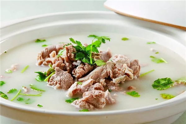 羊肉湯熬出來發(fā)黑是什么原因 羊肉湯怎么熬又濃又白 羊肉湯熬出來發(fā)黑是什么原因 羊肉湯怎么熬又濃又白