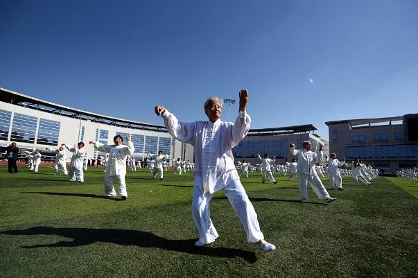 打太極拳對(duì)癌癥患者有幫助嗎 打太極拳對(duì)腰間盤(pán)突出有好處嗎 打太極拳對(duì)癌癥患者有幫助嗎 打太極拳對(duì)腰間盤(pán)突出有好處嗎