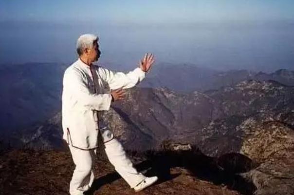 打太極拳是什么意思 打太極拳是有氧運動還是無氧運動 打太極拳是什么意思 打太極拳是有氧運動還是無氧運動