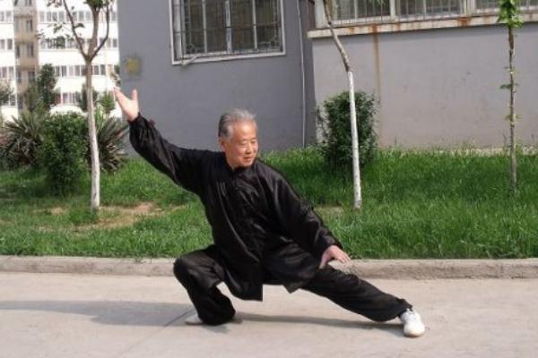 打太極拳會損傷膝關(guān)節(jié)嗎 下肢靜脈曲張適合打太極拳嗎 打太極拳會損傷膝關(guān)節(jié)嗎 下肢靜脈曲張適合打太極拳嗎