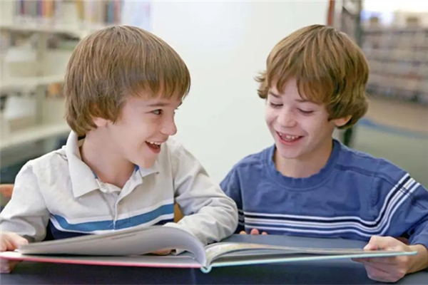 孩子學(xué)英語應(yīng)該先學(xué)什么 孩子學(xué)英語家長(zhǎng)不會(huì)怎么辦 孩子學(xué)英語應(yīng)該先學(xué)什么 孩子學(xué)英語家長(zhǎng)不會(huì)怎么辦