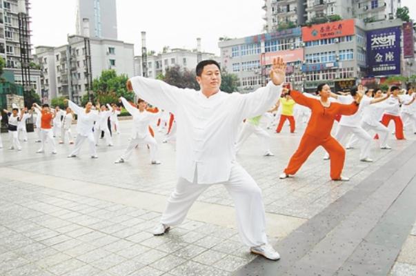 打太極拳對(duì)癌癥患者有幫助嗎 打太極拳對(duì)腰間盤(pán)突出有好處嗎 打太極拳對(duì)癌癥患者有幫助嗎 打太極拳對(duì)腰間盤(pán)突出有好處嗎