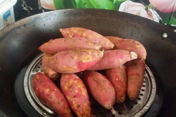 紅薯要洗嗎 烤紅薯用什么紅薯好 紅薯要洗嗎 烤紅薯用什么紅薯好