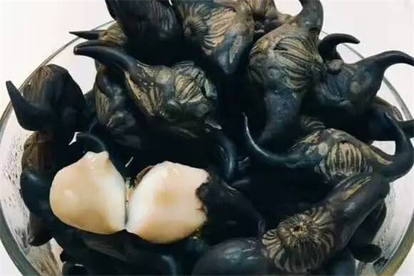 菱角可以和豬肉一起吃嗎 菱角可以和豬骨一起煮湯嗎 菱角可以和豬肉一起吃嗎 菱角可以和豬骨一起煮湯嗎