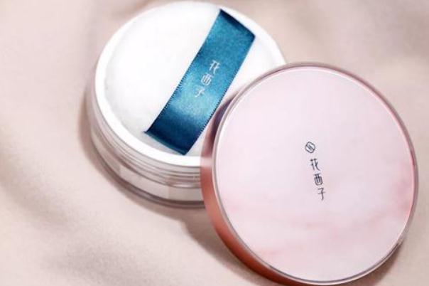 花西子粉餅真的好用嗎 花西子粉餅?zāi)膫€色號好