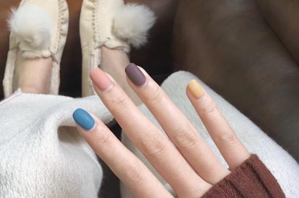 涂指甲油一定要涂底油嗎 涂指甲油的技巧和正確方法 涂指甲油一定要涂底油嗎 涂指甲油的技巧和正確方法