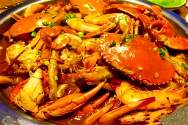 肉蟹煲是什么菜 肉蟹煲里的蟹怎么吃 肉蟹煲是什么菜 肉蟹煲里的蟹怎么吃