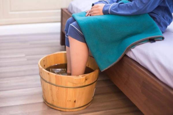 中藥泡腳多長(zhǎng)時(shí)間最好 中藥泡腳隔幾天泡一次 中藥泡腳多長(zhǎng)時(shí)間最好 中藥泡腳隔幾天泡一次