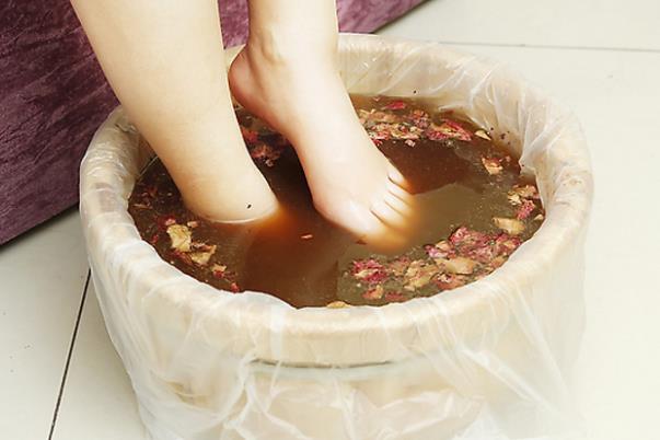 中藥泡腳多長(zhǎng)時(shí)間最好 中藥泡腳隔幾天泡一次 中藥泡腳多長(zhǎng)時(shí)間最好 中藥泡腳隔幾天泡一次