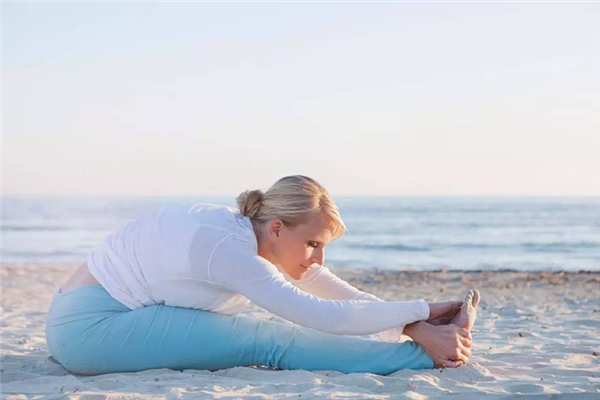 曬太陽(yáng)夏天好還是冬天好 秋季幾點(diǎn)曬太陽(yáng)最佳 曬太陽(yáng)夏天好還是冬天好 秋季幾點(diǎn)曬太陽(yáng)最佳