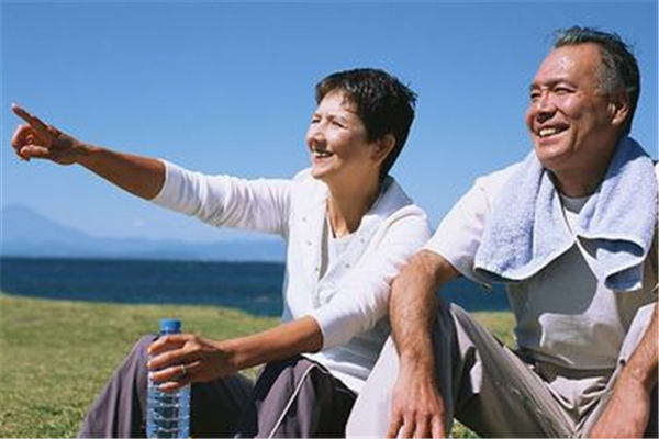 曬太陽(yáng)穿什么顏色的衣服最好 曬太陽(yáng)對(duì)皮膚有好處嗎 曬太陽(yáng)穿什么顏色的衣服最好 曬太陽(yáng)對(duì)皮膚有好處嗎