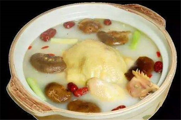 雞湯會(huì)堵奶嗎 雞湯下奶怎么做 雞湯會(huì)堵奶嗎 雞湯下奶怎么做