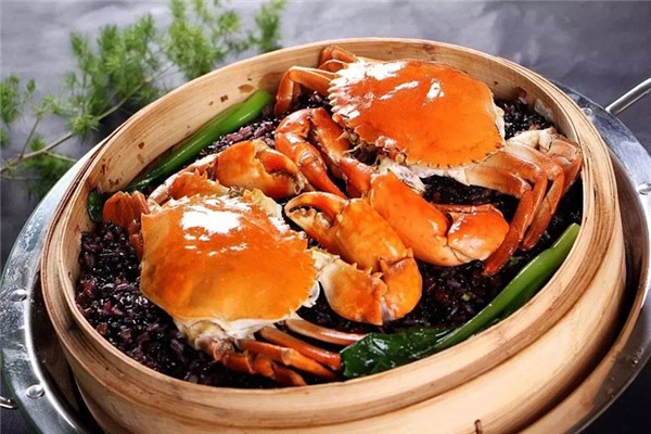 蒸螃蟹時(shí)綁螃蟹的繩要不要解開(kāi) 蒸螃蟹為什么要綁起來(lái)