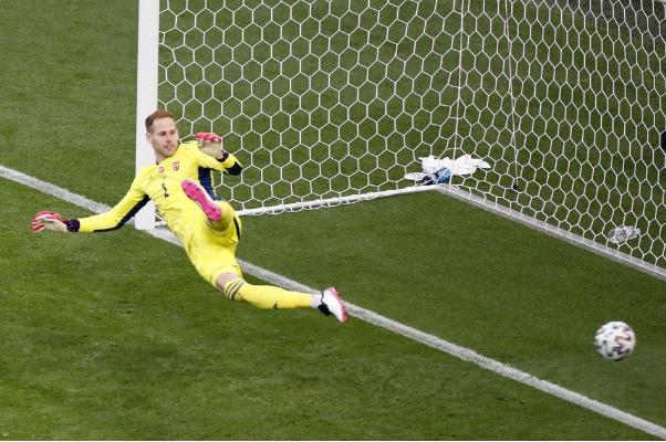 踢足球是有氧運(yùn)動(dòng)還是無(wú)氧運(yùn)動(dòng) 踢足球有什么壞處 踢足球是有氧運(yùn)動(dòng)還是無(wú)氧運(yùn)動(dòng) 踢足球有什么壞處