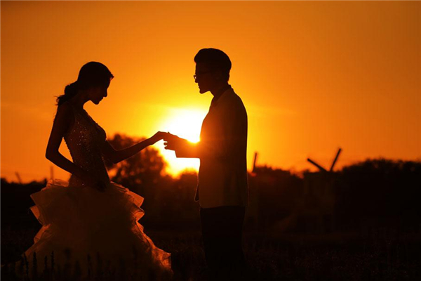 種草莓是吸出來的還是咬出來的 種草莓是毛細血管破裂嗎 種草莓是吸出來的還是咬出來的 種草莓是毛細血管破裂嗎