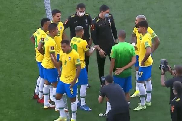 足球比賽是多長(zhǎng)時(shí)間 足球比賽是幾個(gè)人一隊(duì) 足球比賽是多長(zhǎng)時(shí)間 足球比賽是幾個(gè)人一隊(duì)