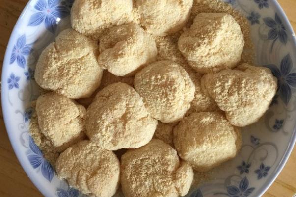 糍粑的功效和營養(yǎng)價(jià)值 糍粑怎么做好吃又簡單 糍粑的功效和營養(yǎng)價(jià)值 糍粑怎么做好吃又簡單