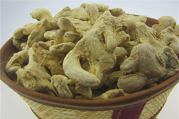 干姜可以治療咽喉炎嗎 干姜的功效和作用 干姜可以治療咽喉炎嗎 干姜的功效和作用