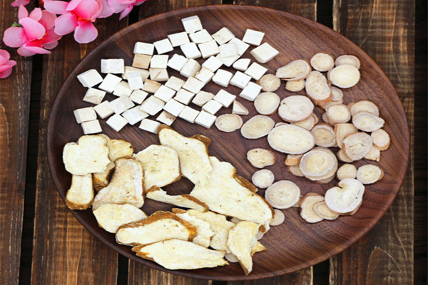 白術(shù)孕婦可以吃嗎 孕婦吃白術(shù)對(duì)胎兒有影響嗎 白術(shù)孕婦可以吃嗎 孕婦吃白術(shù)對(duì)胎兒有影響嗎