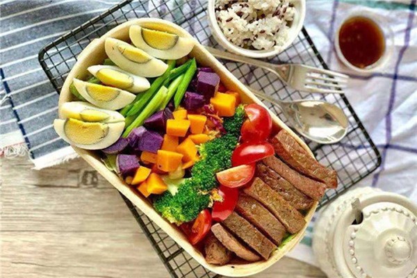 增肌做有氧還是無氧運(yùn)動 增肌運(yùn)動有哪些項目