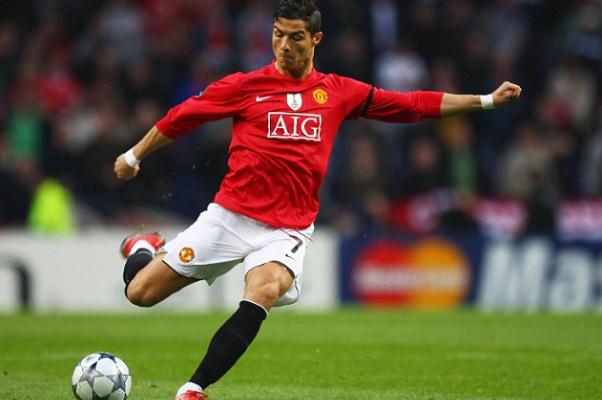 踢足球要求身高嗎 足球運動員的黃金年齡段 踢足球要求身高嗎 足球運動員的黃金年齡段