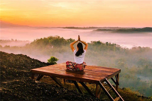 曬背去寒濕的最佳時間 曬背對身體有什么好處 曬背去寒濕的最佳時間 曬背對身體有什么好處