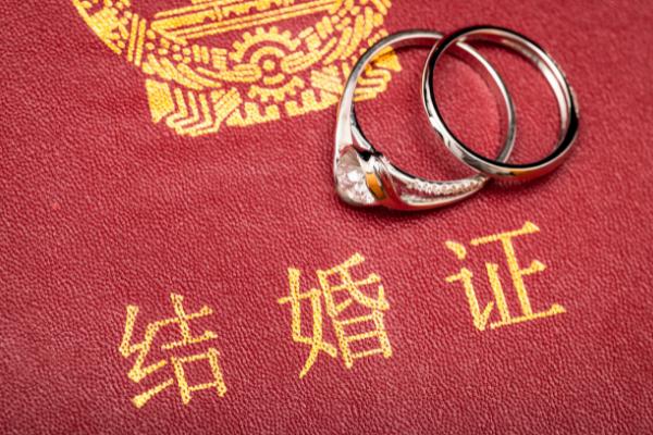 結(jié)婚要準(zhǔn)備些什么東西 結(jié)婚要買幾個戒指
