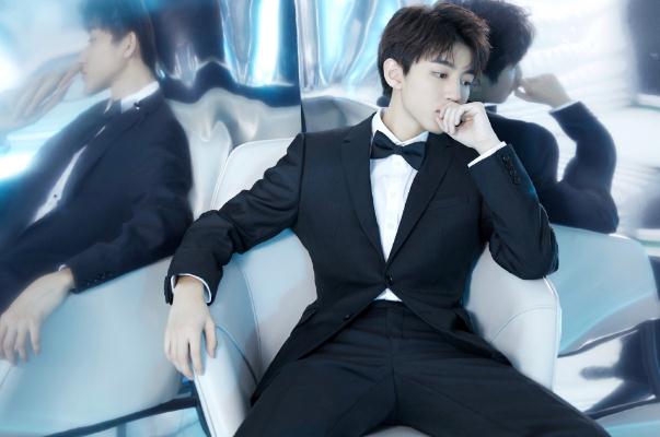 西裝可以手洗嗎 西裝可以用洗衣機(jī)洗嗎 西裝可以手洗嗎 西裝可以用洗衣機(jī)洗嗎