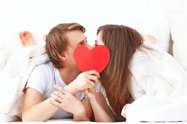 性生活多久一次屬正常 性生活過于頻繁的危害 性生活多久一次屬正常 性生活過于頻繁的危害