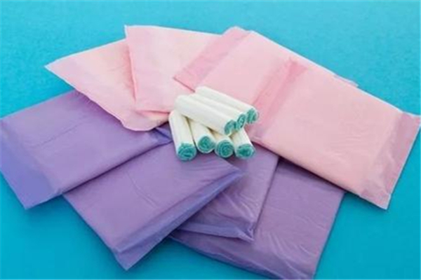 衛(wèi)生巾和衛(wèi)生棉條區(qū)別 衛(wèi)生巾和衛(wèi)生棉條使用哪個(gè)更健康 衛(wèi)生巾和衛(wèi)生棉條區(qū)別 衛(wèi)生巾和衛(wèi)生棉條使用哪個(gè)更健康