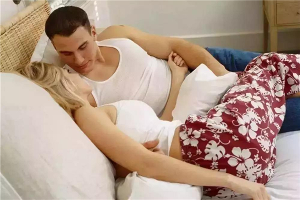 性生活多久一次屬正常 性生活過于頻繁的危害 性生活多久一次屬正常 性生活過于頻繁的危害