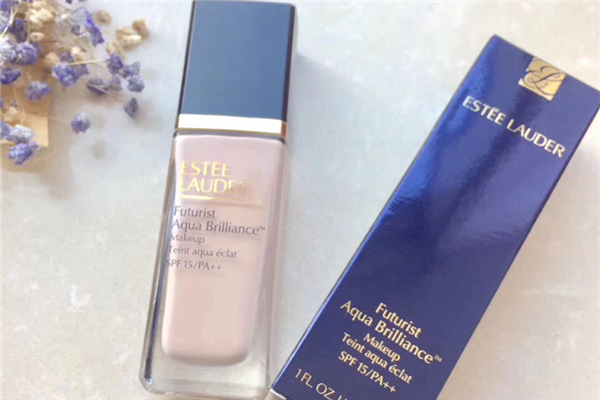 雅詩(shī)蘭黛沁水粉底液遮瑕效果怎么樣 雅詩(shī)蘭黛沁水粉底液正確用法 雅詩(shī)蘭黛沁水粉底液遮瑕效果怎么樣 雅詩(shī)蘭黛沁水粉底液正確用法