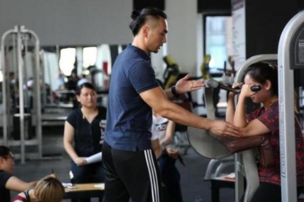 健身房私教課一般多少錢 健身房私教課有必要嗎 健身房私教課一般多少錢 健身房私教課有必要嗎
