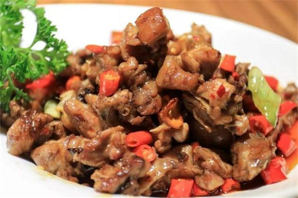 兔肉嘌呤含量高嗎 兔肉不適合什么樣的人吃 兔肉嘌呤含量高嗎 兔肉不適合什么樣的人吃