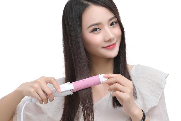卷發(fā)棒對頭發(fā)傷害大嗎 卷發(fā)棒傷頭發(fā)怎么辦 卷發(fā)棒對頭發(fā)傷害大嗎 卷發(fā)棒傷頭發(fā)怎么辦