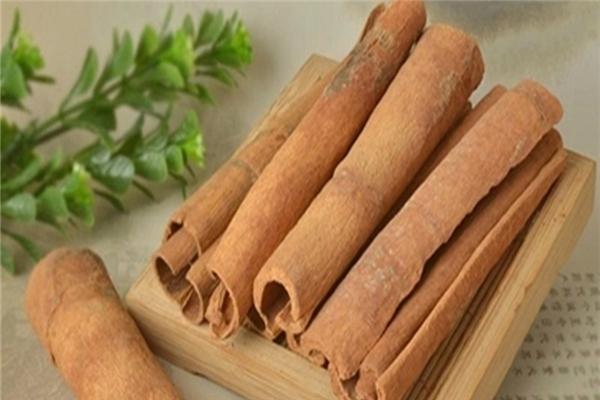 桂皮有白色點(diǎn)是不是發(fā)霉了 桂皮發(fā)霉什么樣 桂皮有白色點(diǎn)是不是發(fā)霉了 桂皮發(fā)霉什么樣