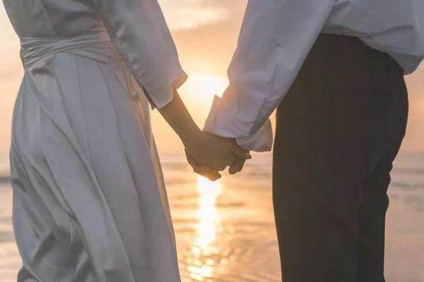 談戀愛同居的好處 談戀愛和同居的區(qū)別 談戀愛同居的好處 談戀愛和同居的區(qū)別