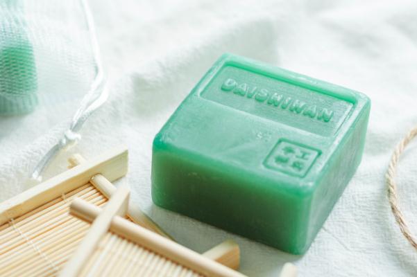 除螨皂可以天天用嗎 除螨皂對(duì)黑頭有用嗎 除螨皂可以天天用嗎 除螨皂對(duì)黑頭有用嗎