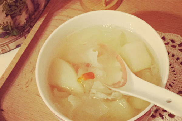 冰糖雪梨放保溫杯里第二天喝可以嗎 冰糖雪梨可以隔夜喝嗎 冰糖雪梨放保溫杯里第二天喝可以嗎 冰糖雪梨可以隔夜喝嗎