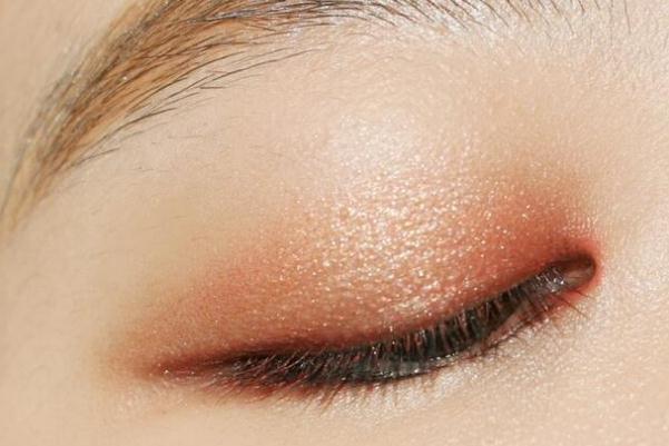 眼妝對(duì)眼睛有影響嗎 眼妝對(duì)于妝容的重要性 眼妝對(duì)眼睛有影響嗎 眼妝對(duì)于妝容的重要性