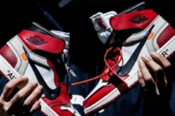 球鞋的價(jià)格一般在多少錢 球鞋的價(jià)格怎么炒上去 球鞋的價(jià)格一般在多少錢 球鞋的價(jià)格怎么炒上去